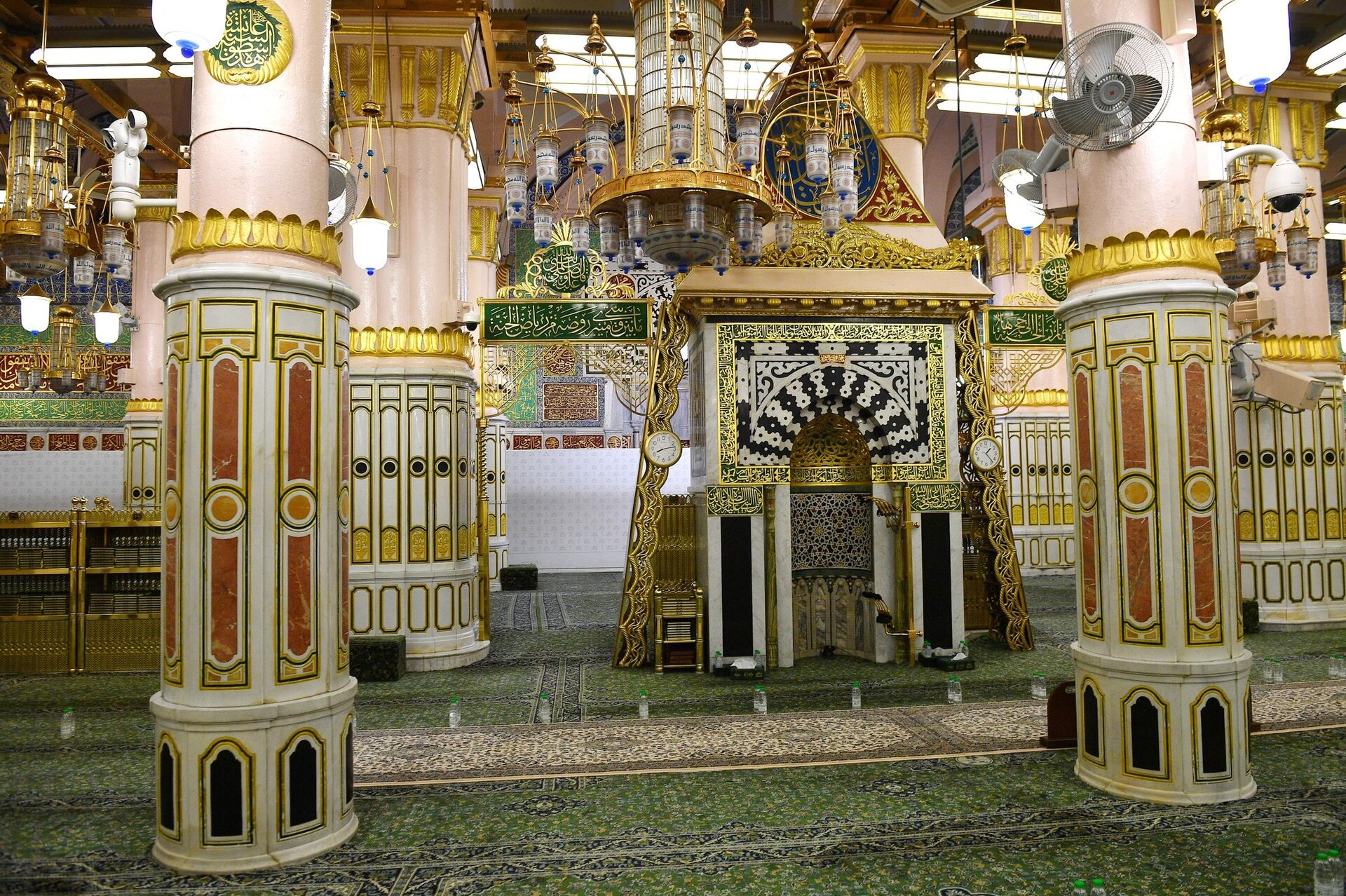 Rawdah Sharifah — Mawajah area inside Masjid an-Nabawi